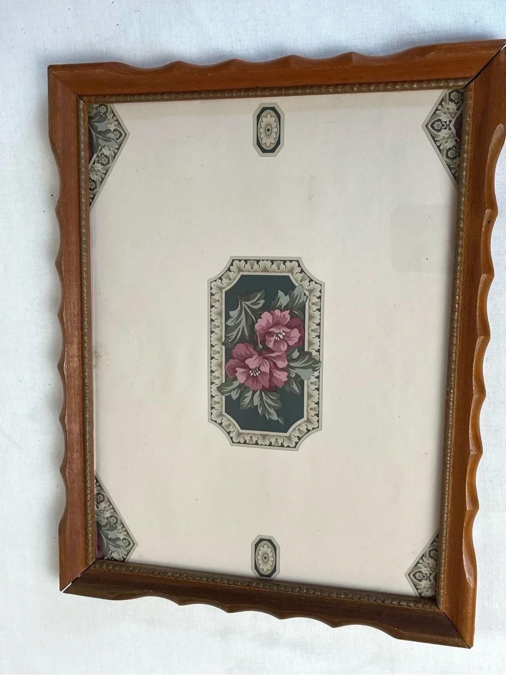 Vintage Sculpted Edge Maple Frame
